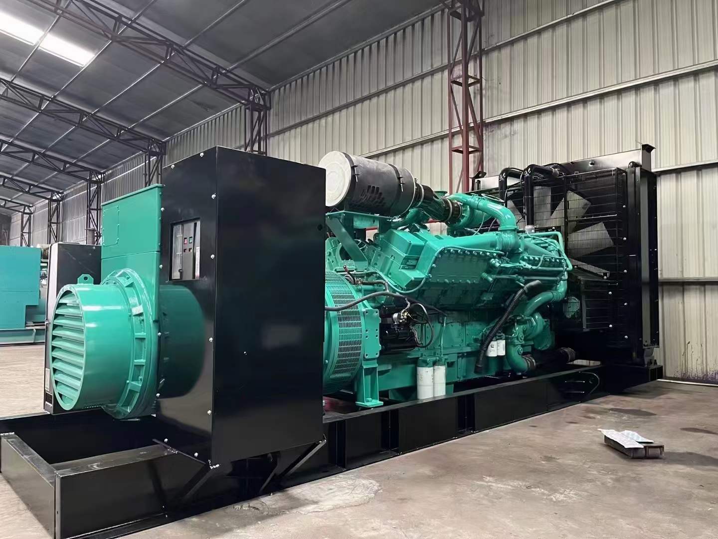 个旧如何降低 800kW 柴油发电机输出电流的波动？