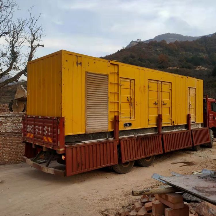 个旧200kW 发电机组在带电阻性负载时，输出功率会受到哪些因素的影响？