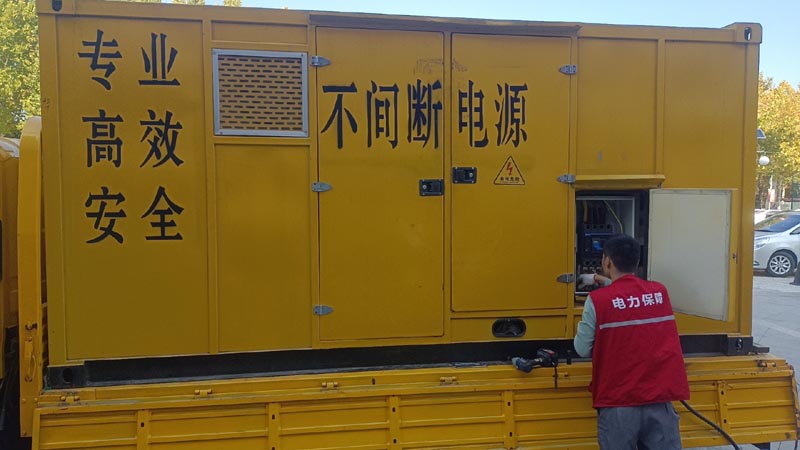 个旧柴油发电机组和UPS电源配合使用时，如何避免切换过程中的电力中断？